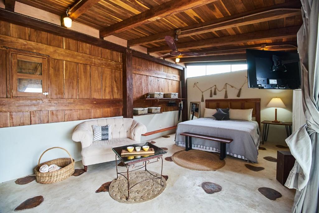 Zama Apartment | Delightful and romantic rooftop cabin & pool