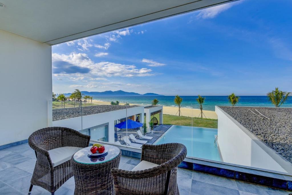 Ngu Hanh Son Villa | Deluxe Beachside Resort Danang
