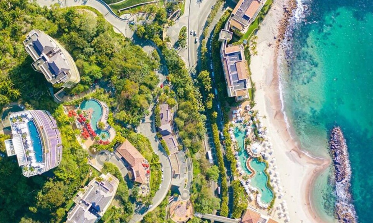 South Shore Hotel Area Resort | Deluxe Room Unparalleled ocean views from suite’s private terraces