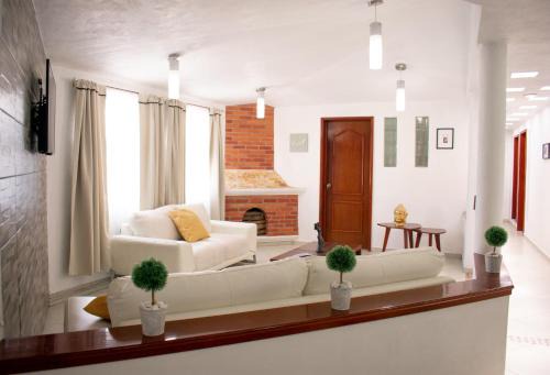 San Pedro Totoltepec Apartment | Depa Amplio cerca Aeropuerto de Toluca Compartir Guardar
