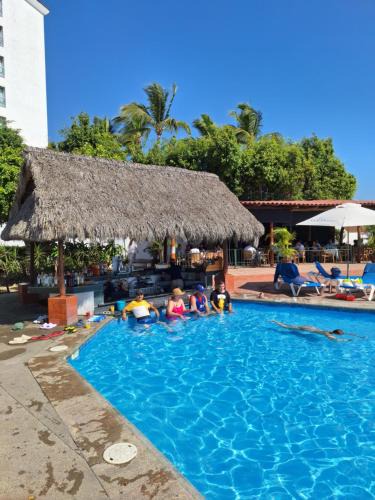 Isla Iguana Apartment | Depa en planta baja con alberca