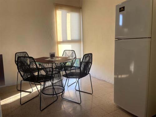 Merida House | Depa Pakabtun Descansa sin pagar de mas 2 hab wifi y AC