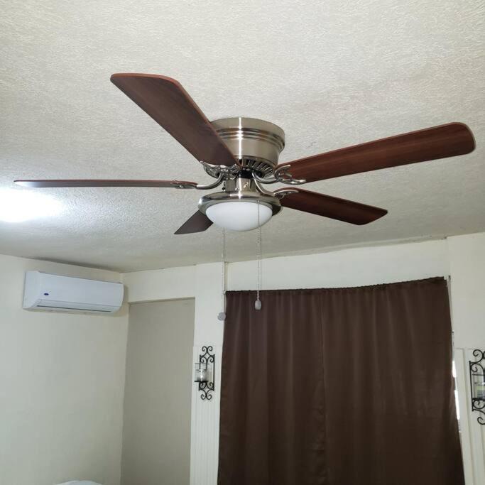 Zona Centro Apartment | Departamento 2 camas matrimoniales K, wifi, Aire acondicionado, estacionamiento cruzando calle
