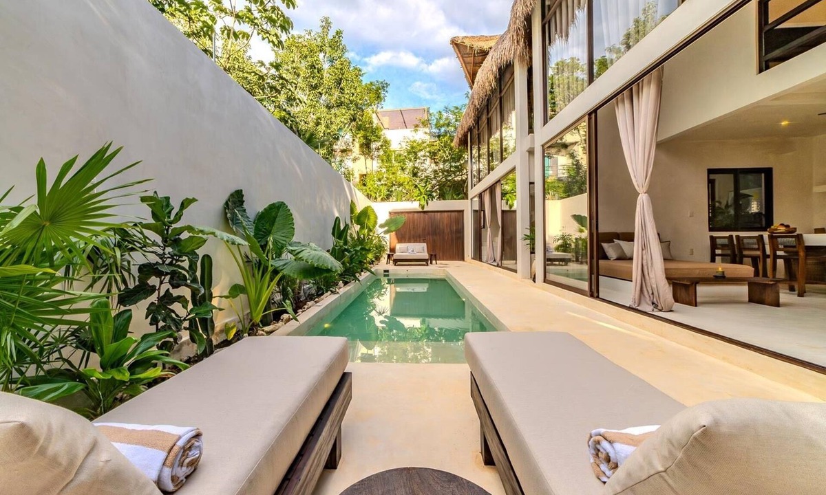 La Veleta House | Design Villa With Palapa Roofs, High Ceilings and 9 Meters private Pool