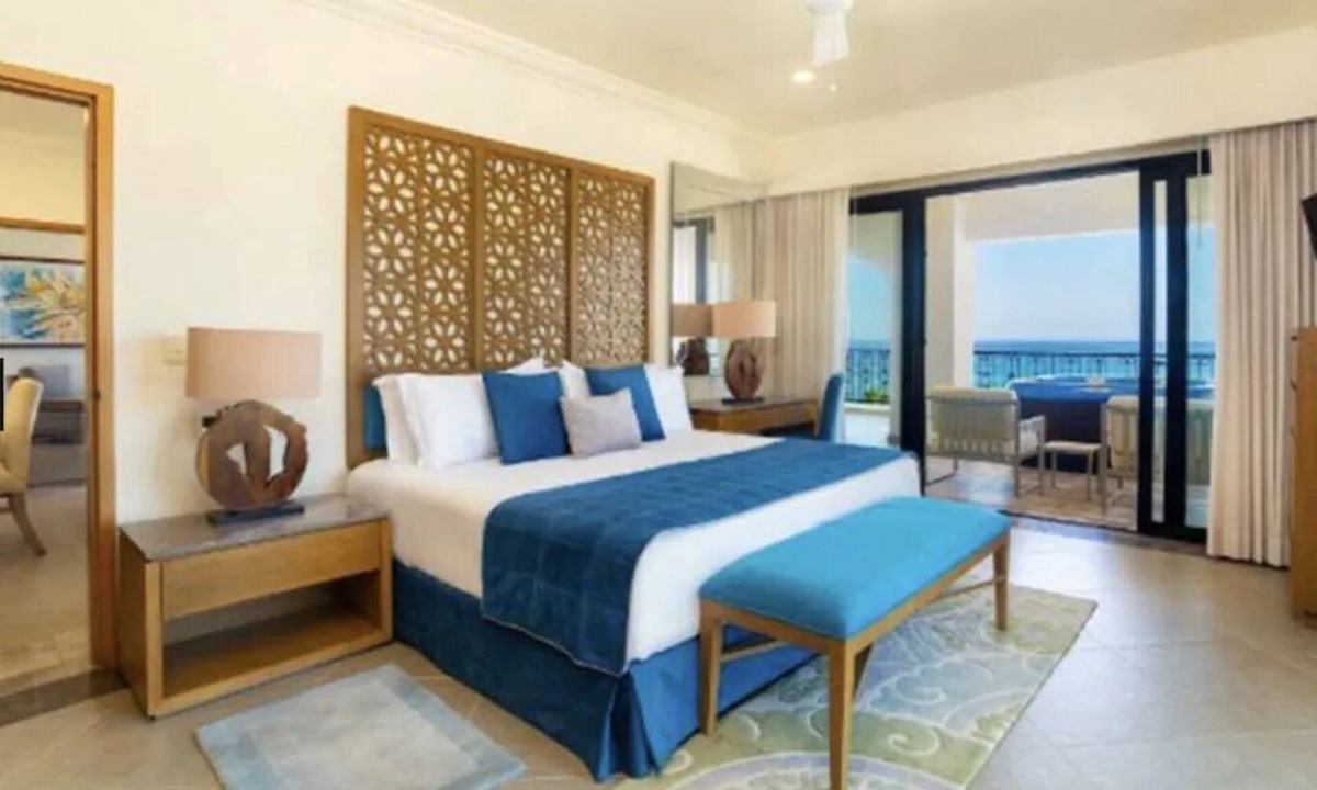 El Zacatal Resort | % DISCOUNT 5 star Suite w/Lazy river/Infinity pool in La Valencia Beach resort