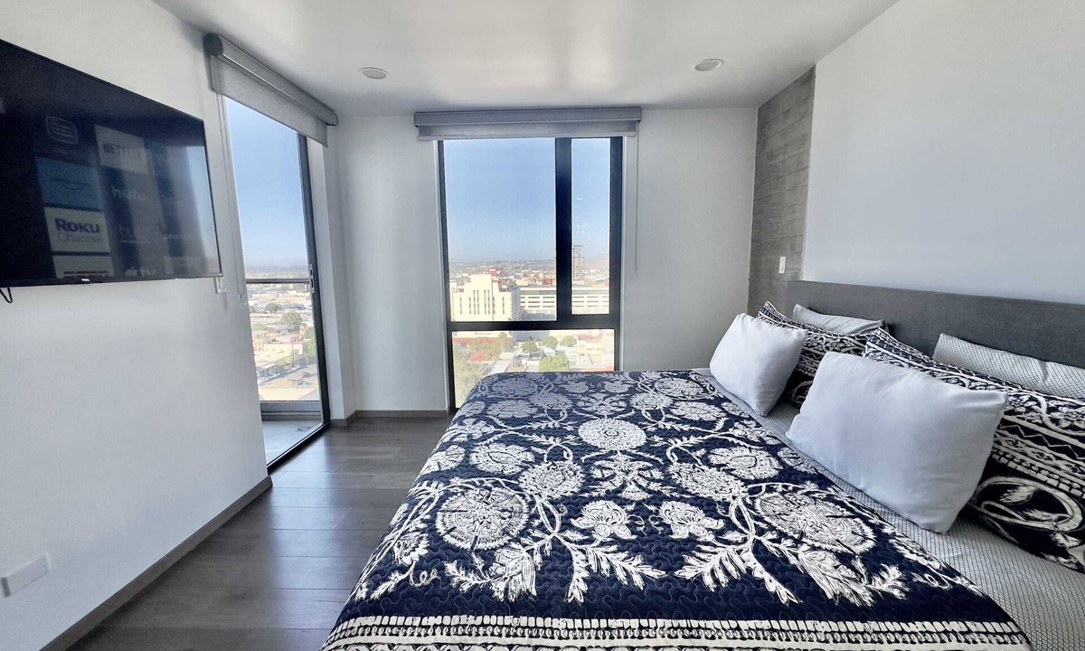 Avenida Revolucion Condo | Downtown Tijuana 1BR Suite Avenida Revolucion 904