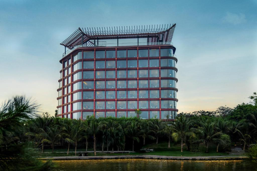 Nhat Tan Hotel | Dusit Le Palais Tu Hoa Hanoi