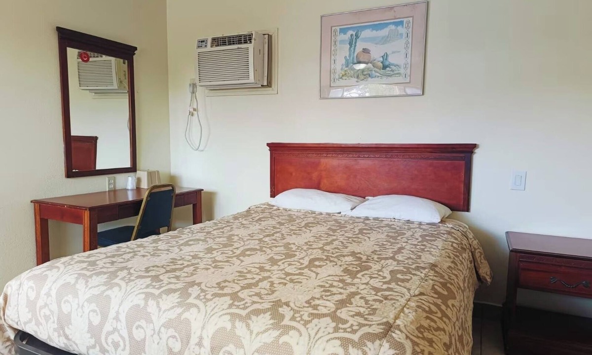 Pharr Hotel | Easygoing Pharr Escape with Free Wi-Fi, Parking, and Local Dining Nearby
