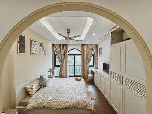 Bui Thi Xuan Apartment | Elegant home - City view - Center