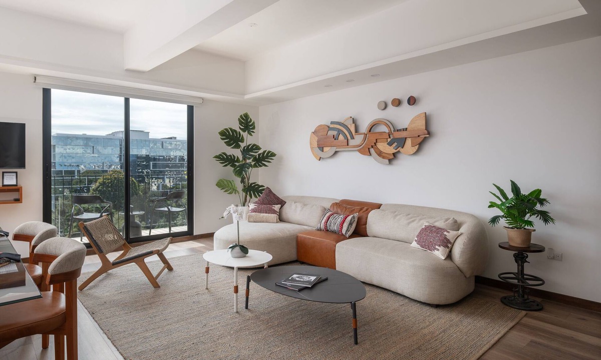 Zona 10 Apartment | Elegant New Retreat in Zone 10 Great Location 3-4 Bedrooms