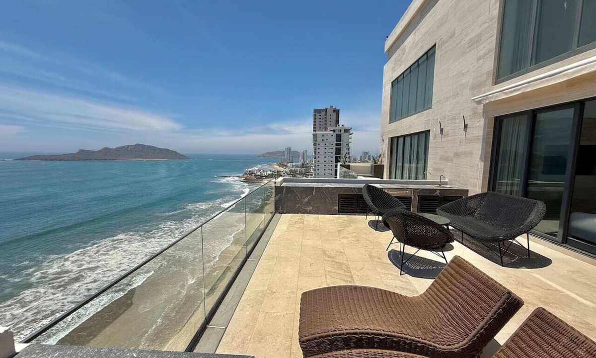 Mazatlan Apartment | Elegant Penthouse on the boardwalk By GPS