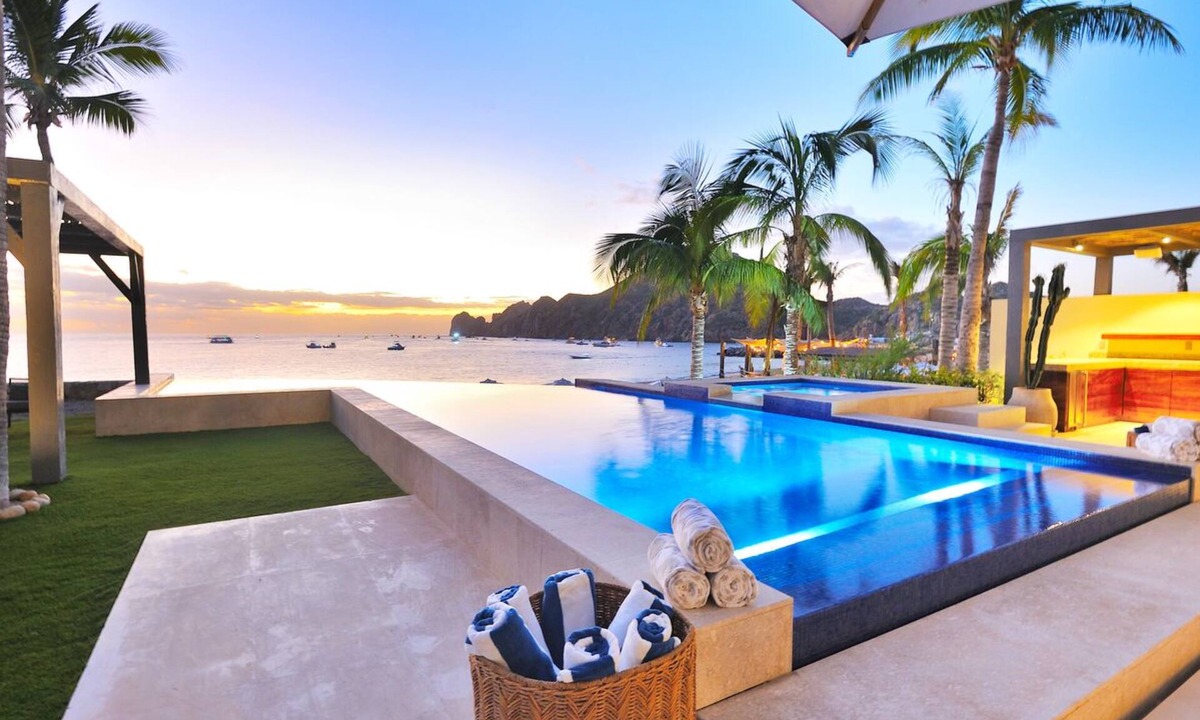 El Medano Ejidal Villa | Enjoy 15% OFF- Luxury Beachfront Villa in Cabo with Private Chef & Butler. Pool
