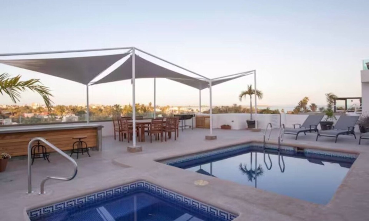 Esterito House | Entire Home 6 Beds Sleeps 10 Pool Jacuzzi and Gym