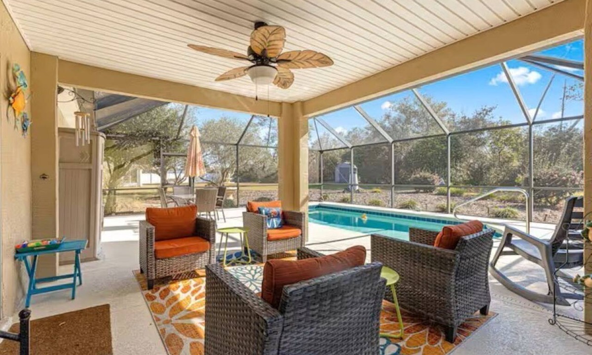 Ocala House | Entire Home with Pool near Springs, Florida Horse Park, FAST & many golf courses