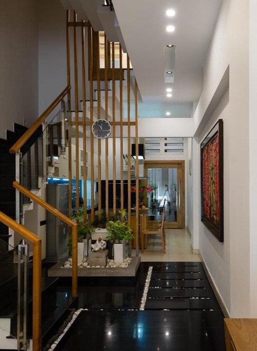 Tan Thuan Dong Apartment | Erik Private Room With Balcony