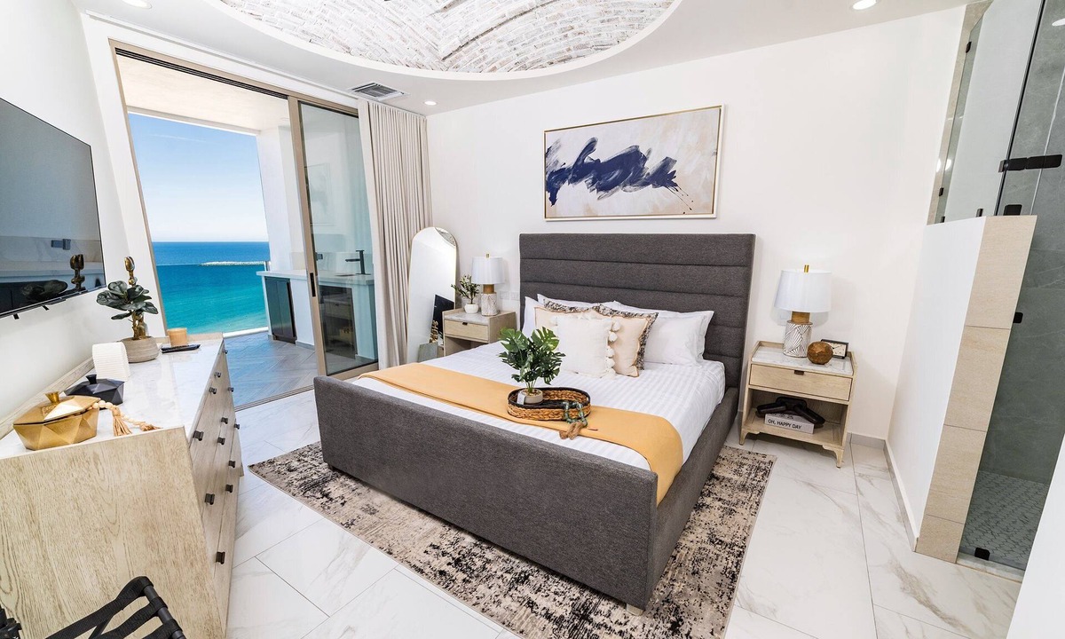 Sandy Beach Condo | Esmeralda Beach Resort 3 Bedrooms Condo C 1402
