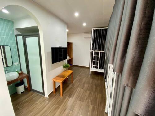 Cat Ba Hostel | Euphoria Cat Ba Homestay
