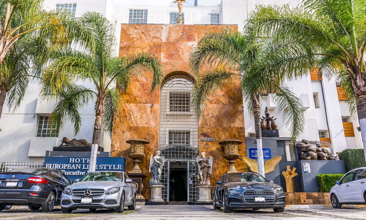 Zapopan Apartment | European Life Style Executive Suites & Gallery