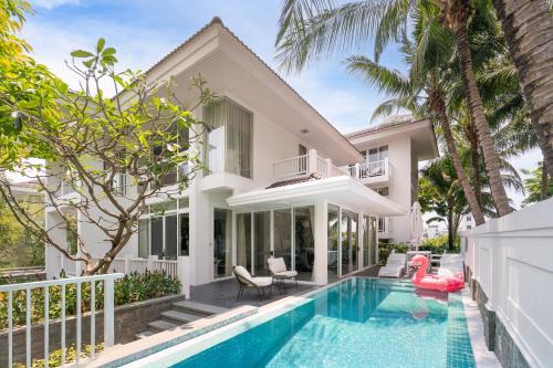 Ngu Hanh Son Villa | Exclusive 4-BDR Pool Villas on My Khe Beach - Premier Resort