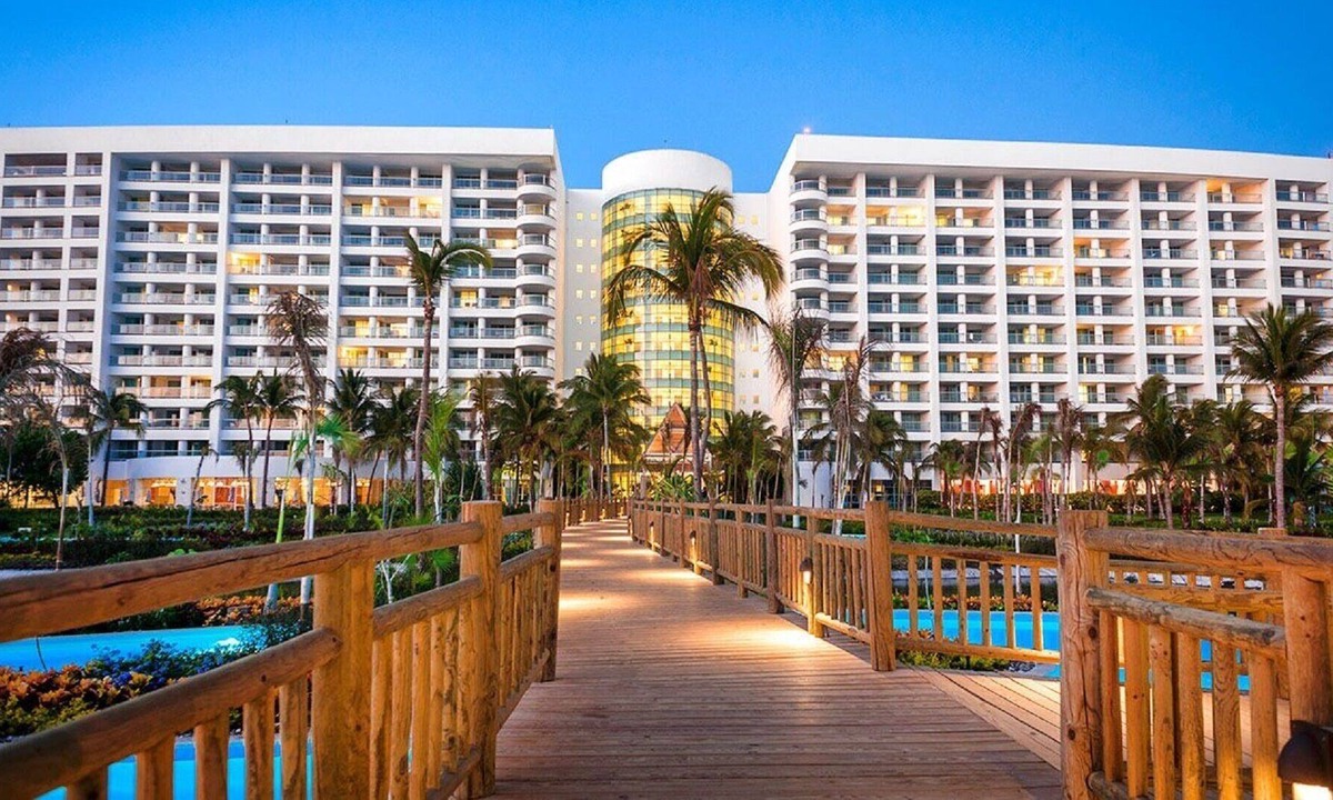 Playa Diamante Resort | Experience Vidanta Private Resort - Grand Mayan 2 Bedroom/2 Bath & Den Suite