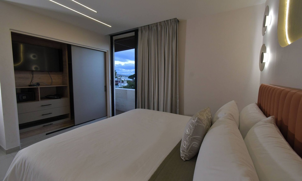 Zona Expo Hotel | Expo Satélite 2750 Hotel & Suites