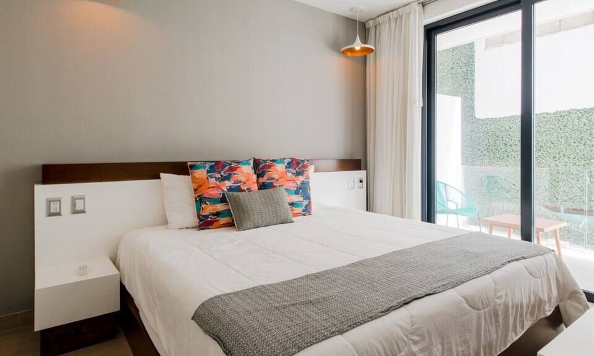 Luis Donaldo Colosio Condo | Fabulous Rooftop Pool, Pets OK, 1/2 Block to 5th!