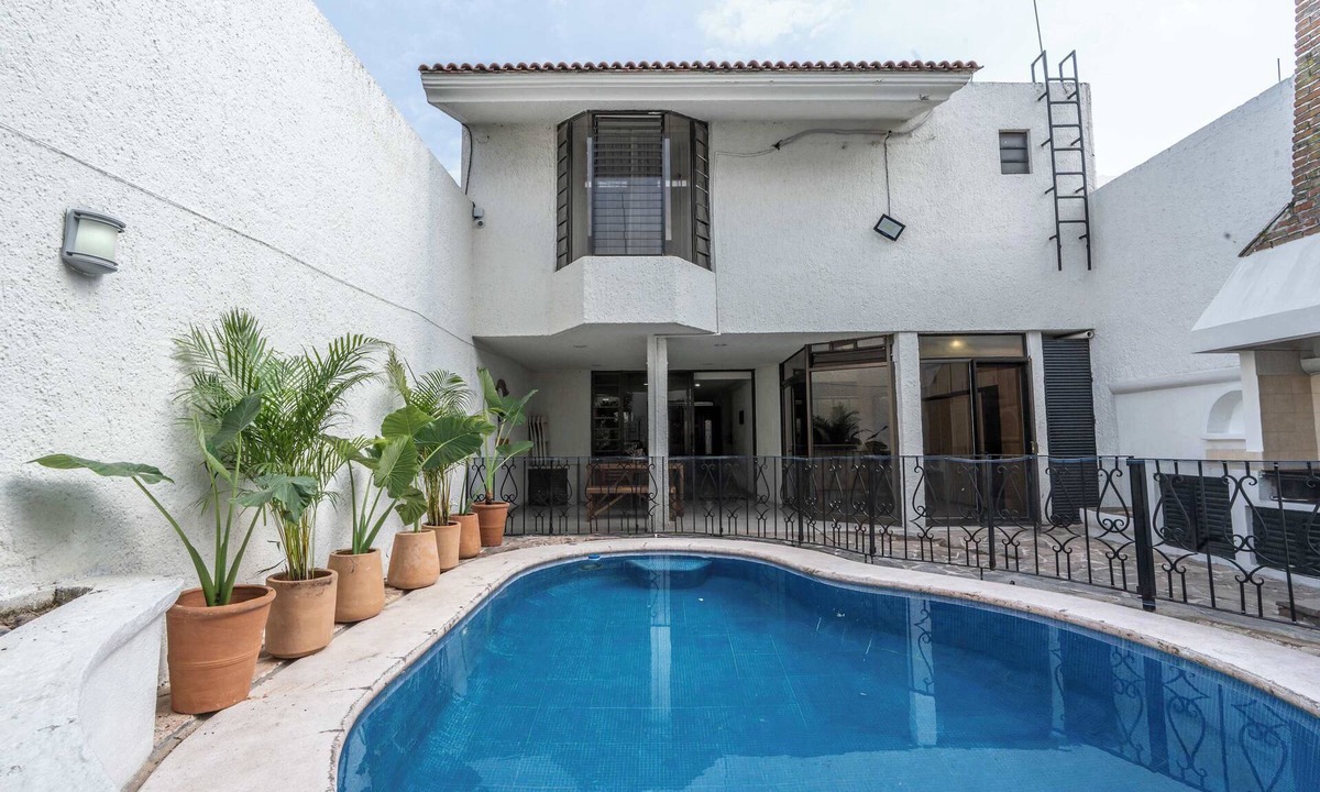 Guadalajara House | Family Home with Heated Pool