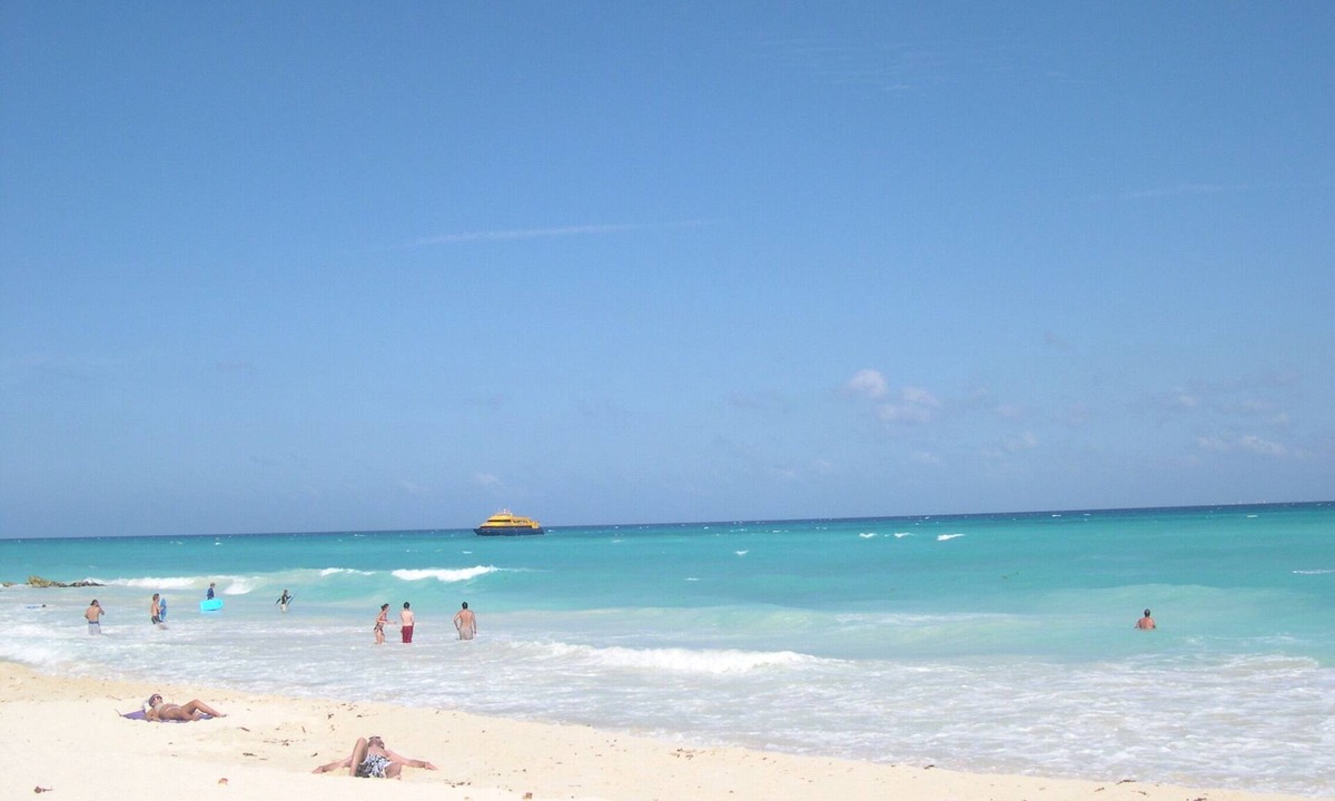 Playacar Fase I Villa | Family-sized villa 8 br in playacar Fase 1, walking to the beach