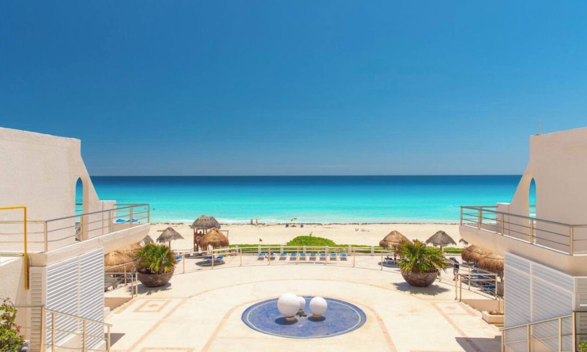 Zona Hotelera Condo | Family vacations apartment ocean view