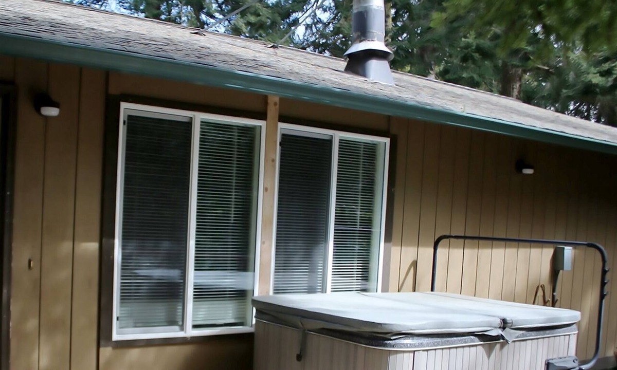 Mains Farm House | Fern Gully: Cozy cottage, Hot tub, Wood stove