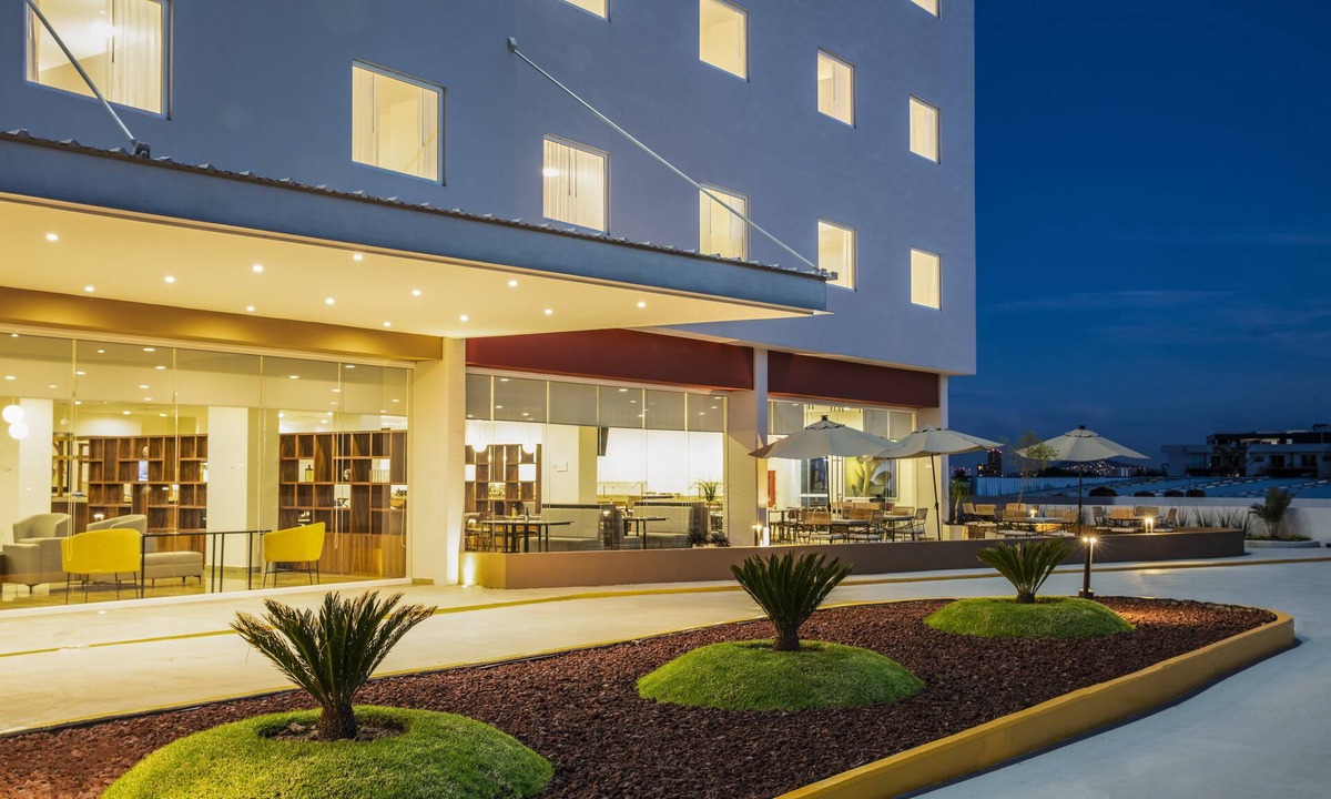 Granja Hotel | Fiesta Inn Guadalajara Periferico Poniente