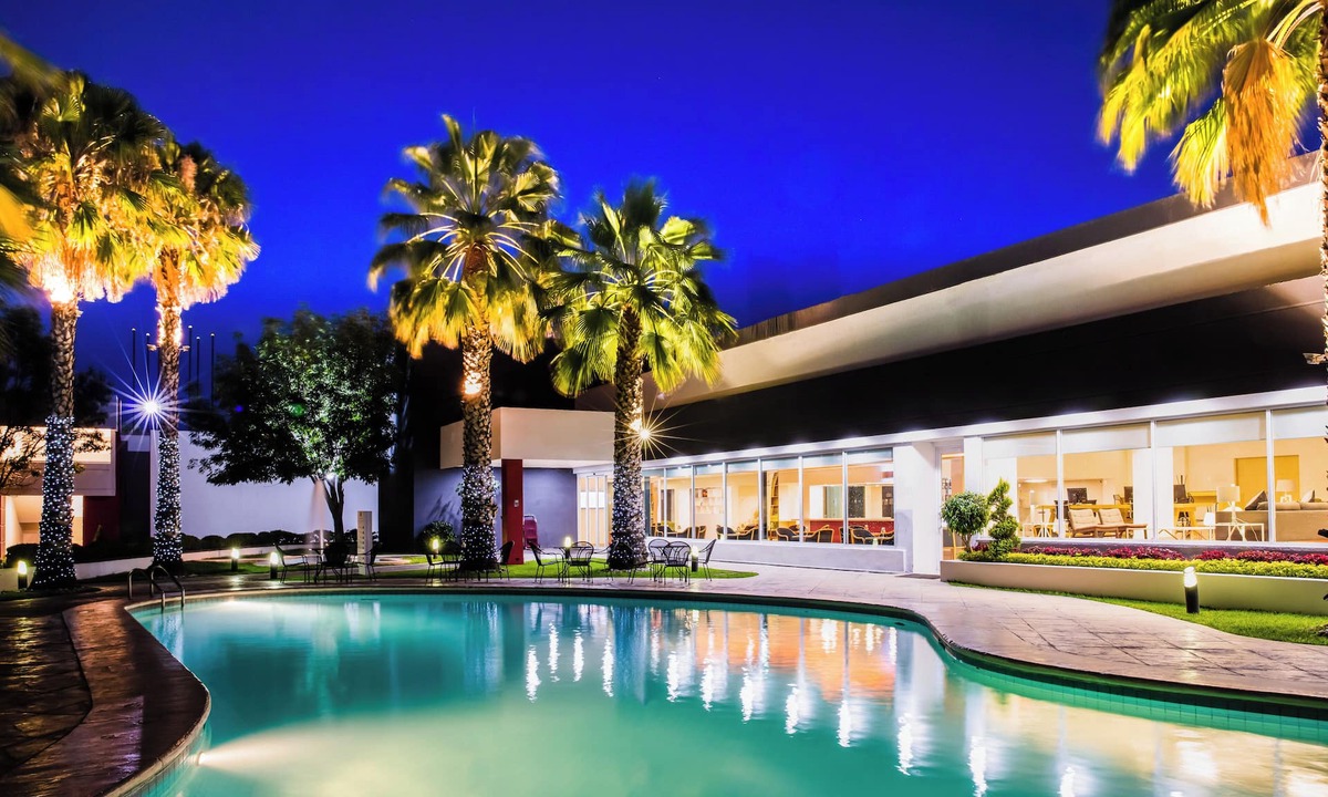 San Luis Potosi Hotel | Fiesta Inn San Luis Potosi Glorieta Juarez