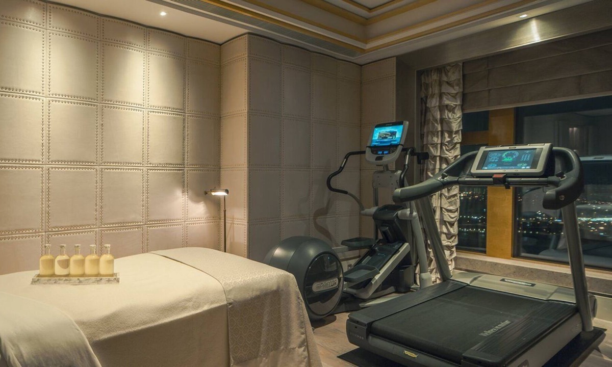 Central Hotel | Four Seasons Hotel Hong Kong