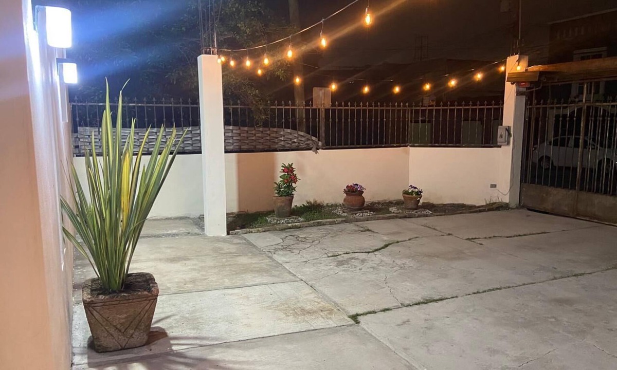 Guadalupe House | Full House Steps from BBVA Stadium