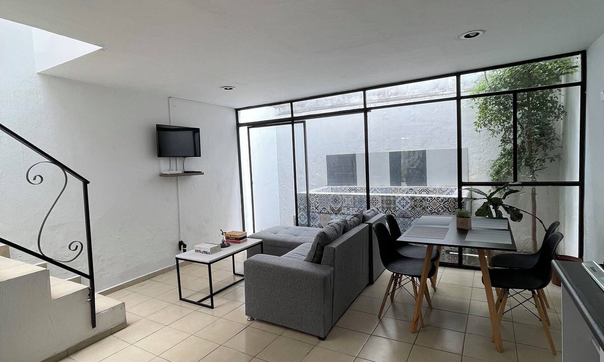 Zapopan House | FUNCTIONAL HOUSE. ALL SERVICES NEARBY