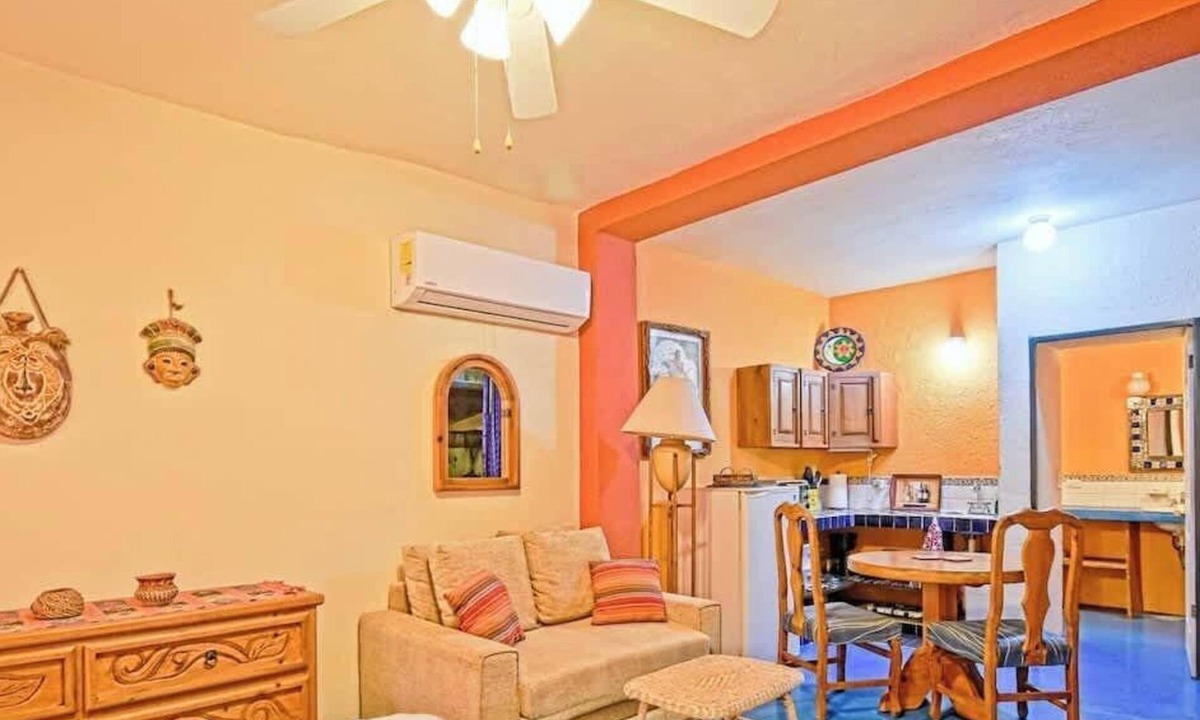 La Paz Apartment | Garden Apartment, A Short Walk to the Malecon