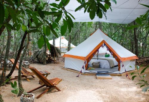 Leona Vicario Other | Glamping Mama Loo mm
