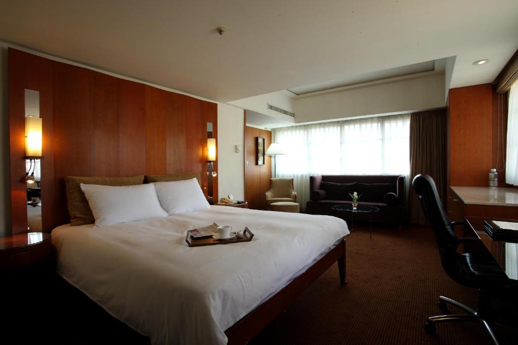 Zhongshan Hotel | Gloria Prince Hotel Taipei