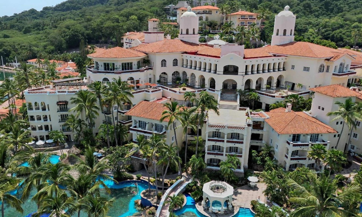 Isla Navidad Resort | Grand Isla Navidad Golf & Spa Resort with Marina