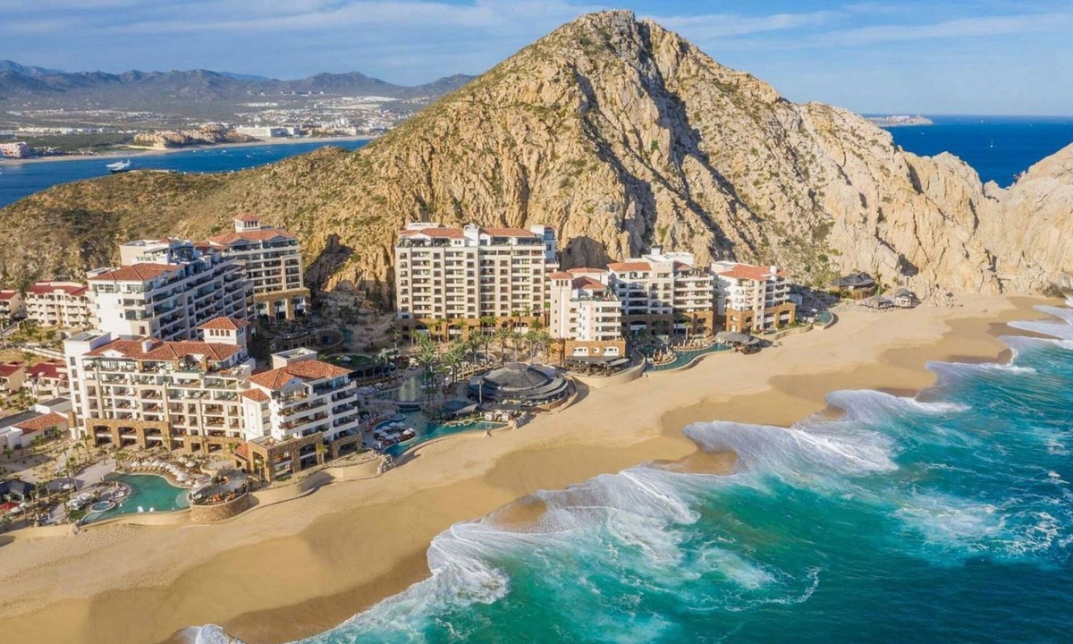 Cabo San Lucas Resort | Grand Solmar Resort conveninently located near the heart of Capo Medano. Perfect