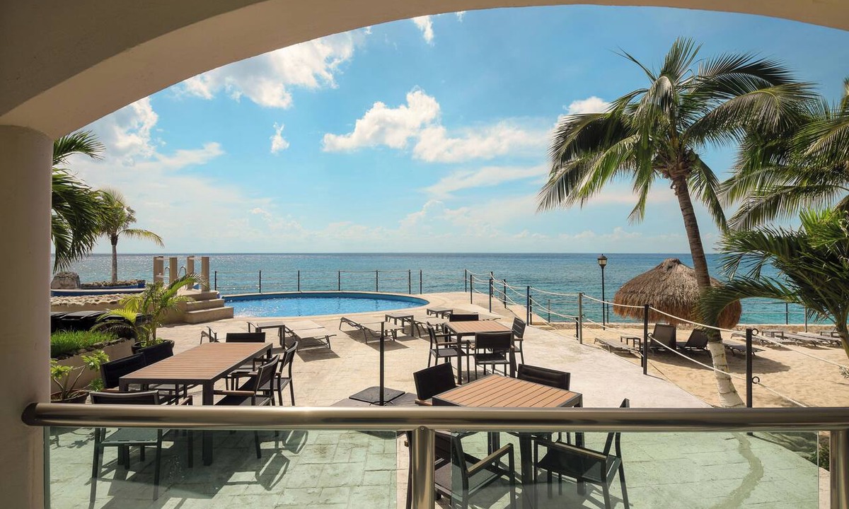 Colonia Andres Condo | Ground Floor 2 Bdrm Ocean Views! El Cantil LBN