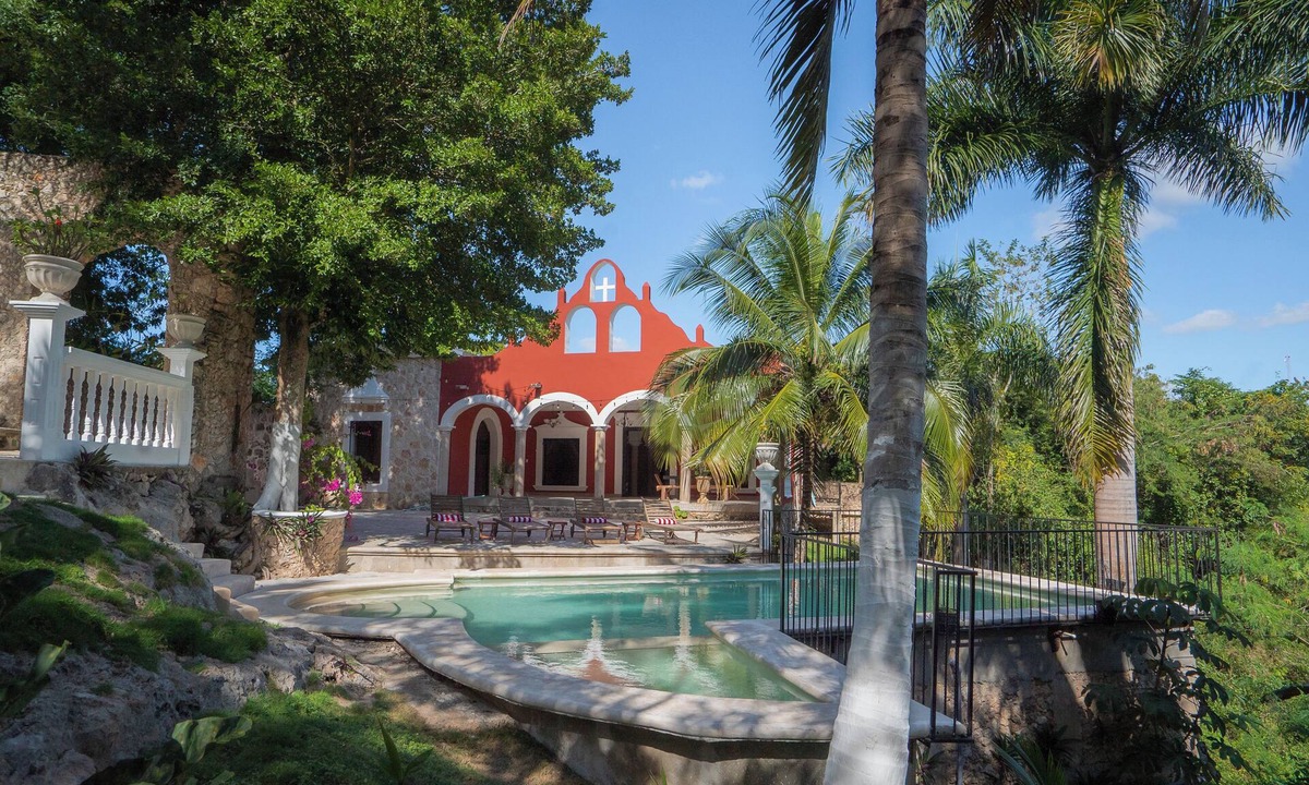 Chichimila House | Hacienda Beek - 3BR Private Pool Villa near Valladolid