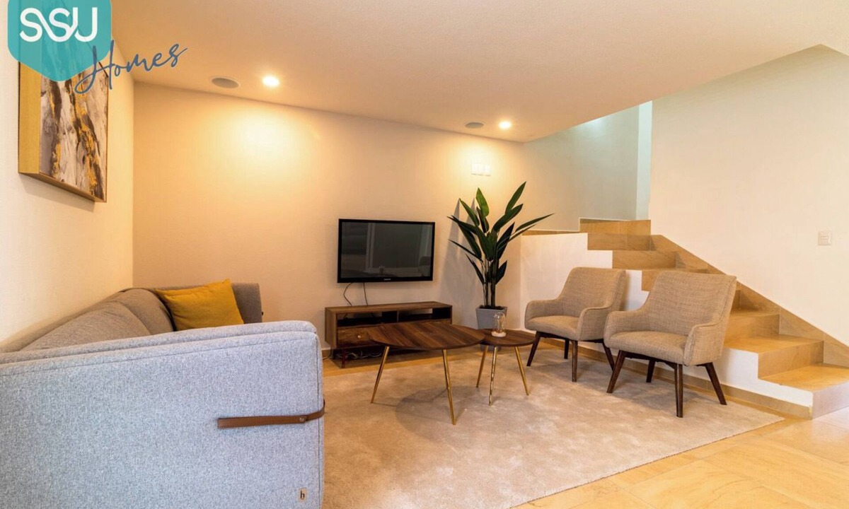 El Marques House | Harmony House