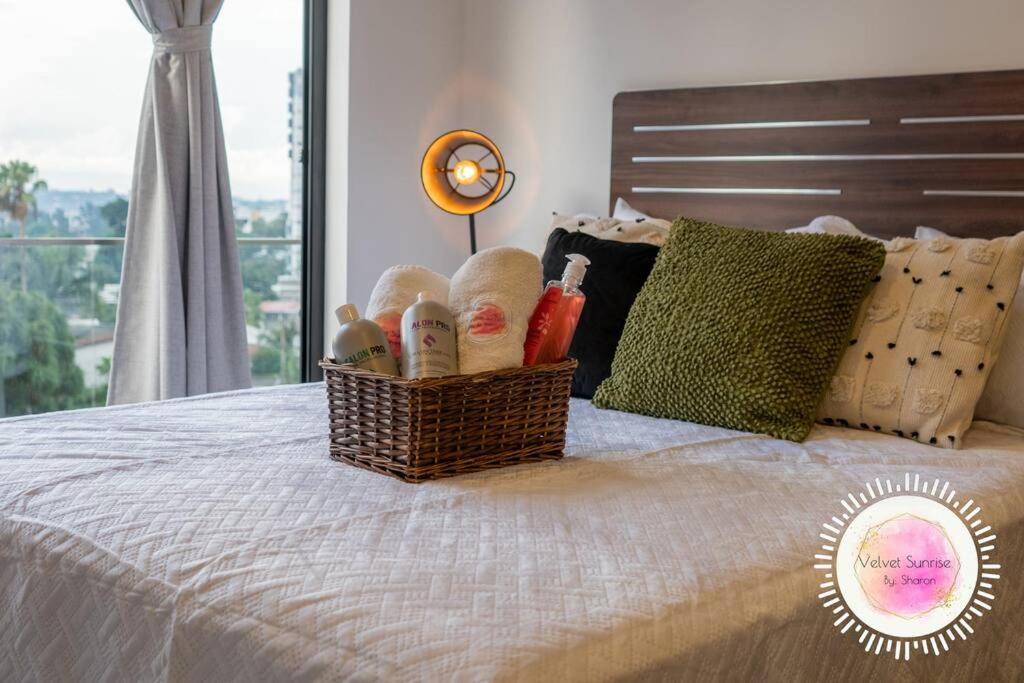 Zona 13 Apartment | Hermoso Apto- Aeropuerto, Coffe Shop, Hooters