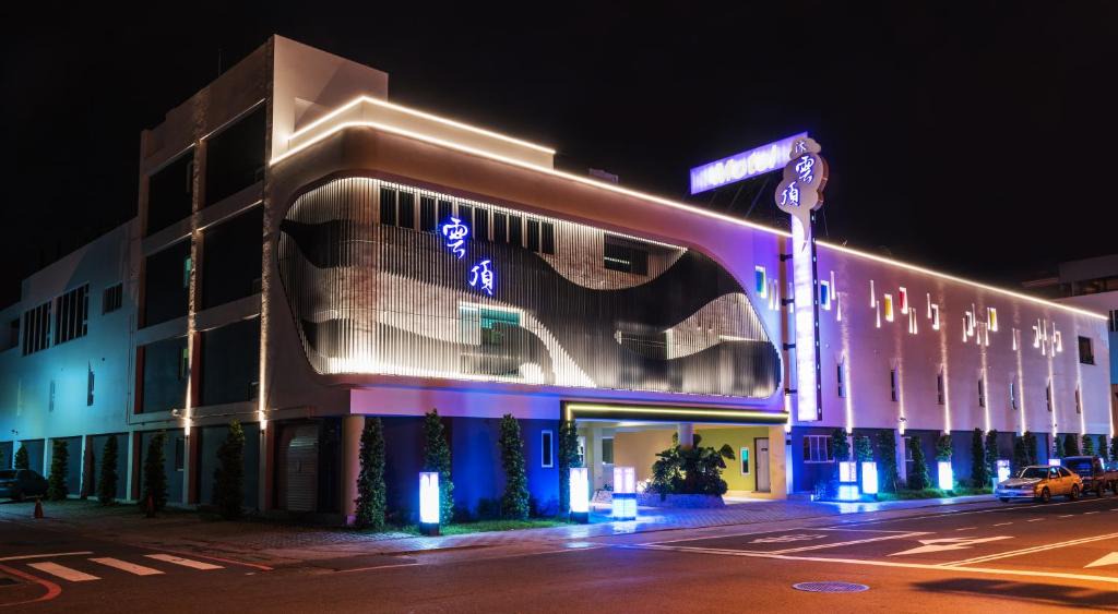 East District Hotel | High Cloud Motel