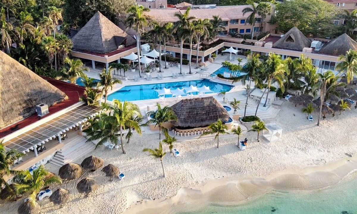 Puerto Aventuras Apartment | High-End Waterfront Condo Secrets Waters