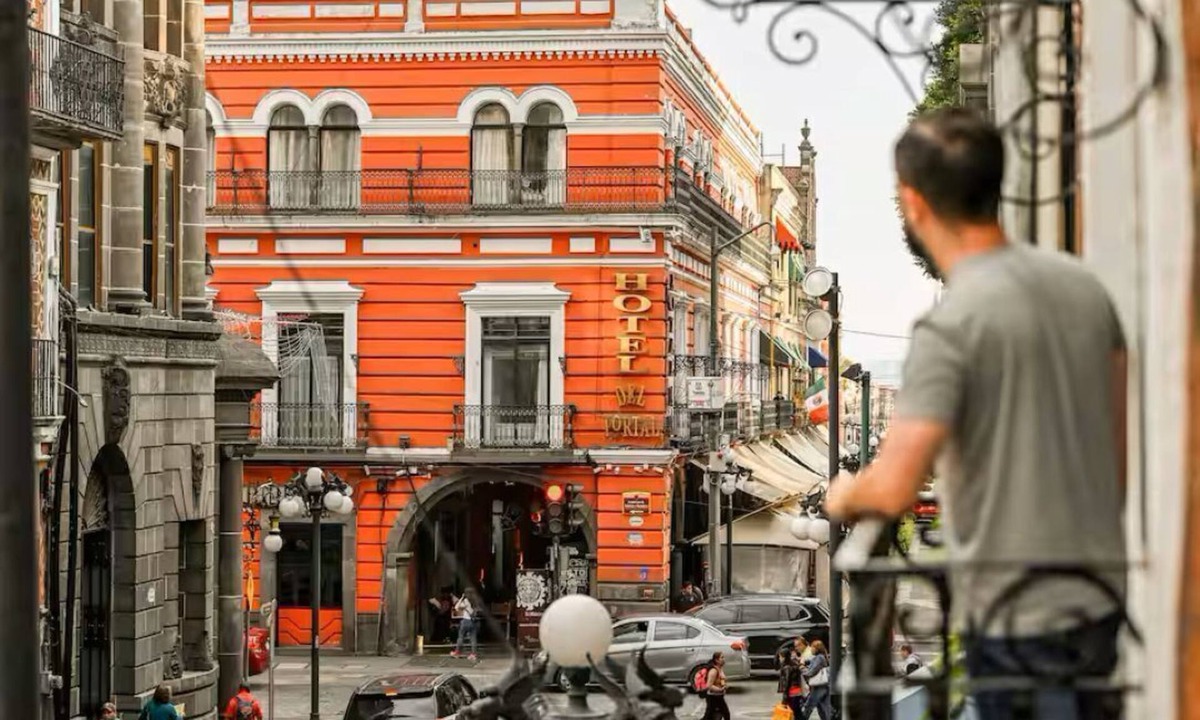Puebla Historic Center Apartment | Historic Aptartment w/Balconies facing Casa de los Muñecos & French Building