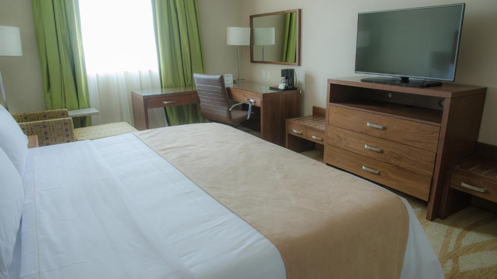 Celaya Hotel | Holiday Inn Express and Suites Celaya by IHG