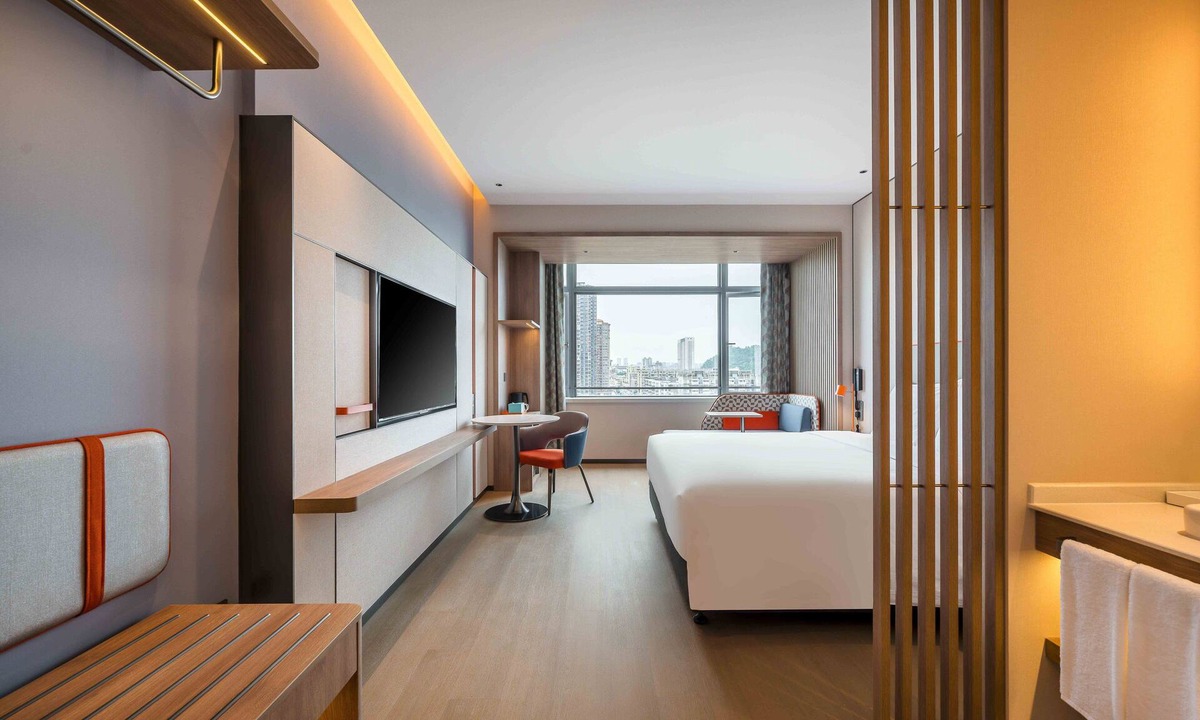 Pengjiang Hotel | Holiday Inn Express Jiangmen East Station by IHG