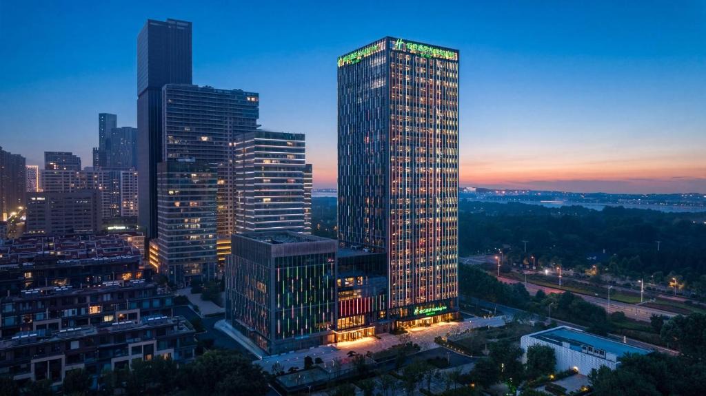 Donggang District Hotel | Holiday Inn Rizhao Seaview by IHG